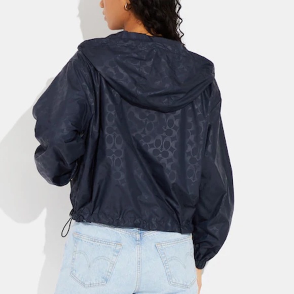 Coach - Picture 4 of 12